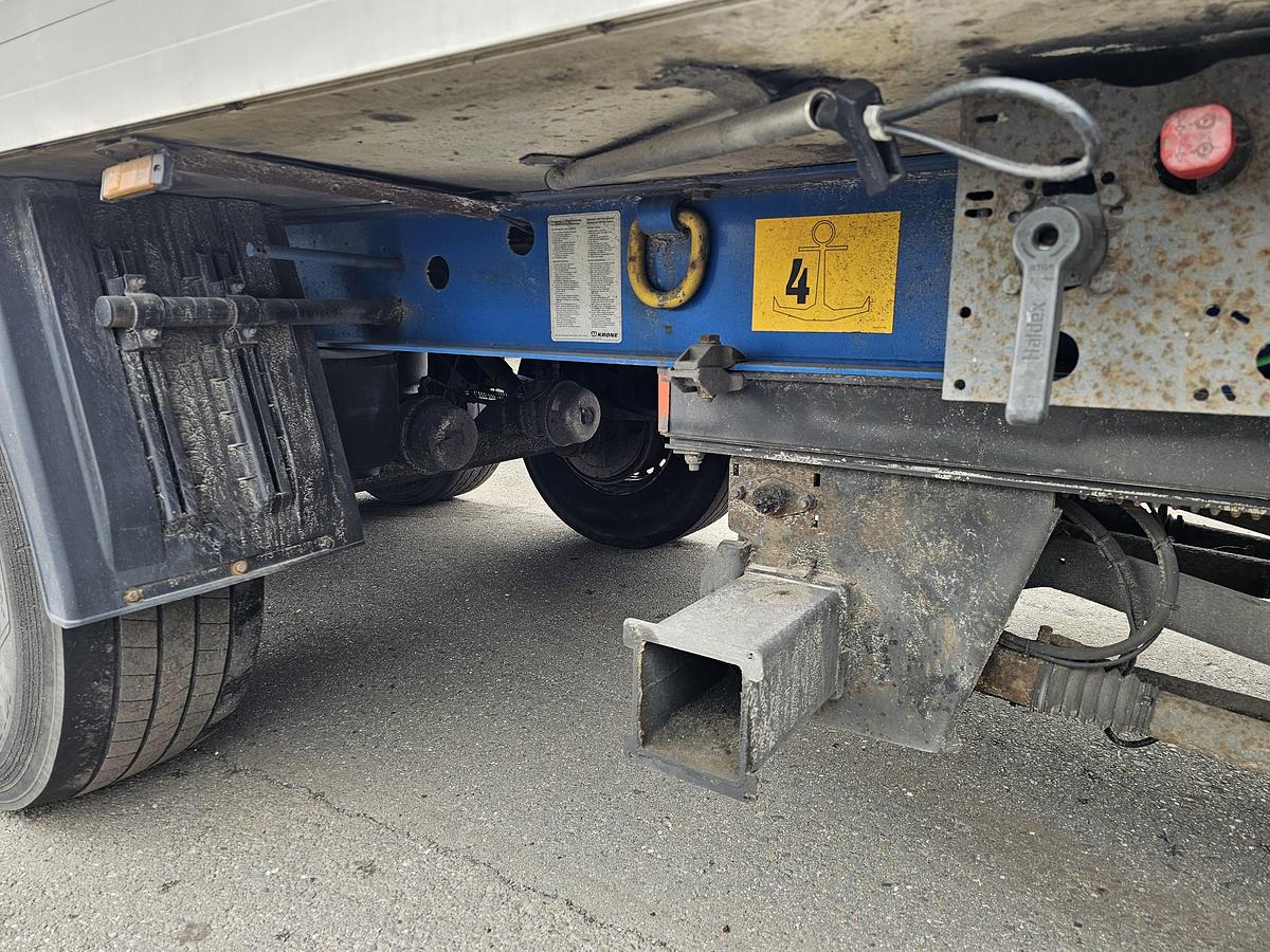 Gebruikt 2008 KRONE SD | FRIGE TRAILER WITH CARRIER | AND LOADING LIFT.