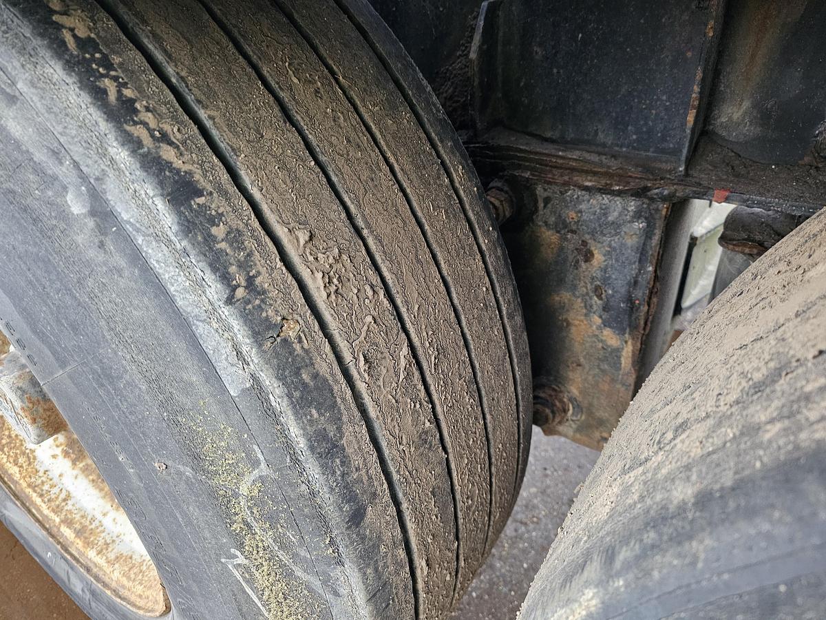 Gebruikt 1995 VAN HOOL 94/3067. flat container chassis all connections./ Bpw drum.