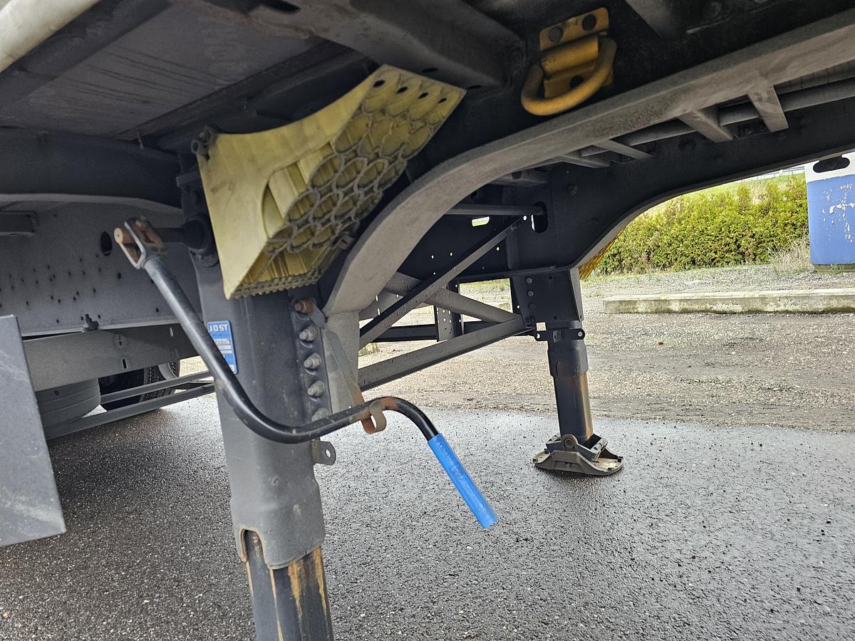 Gebruikt 2011 Schmitz Cargobull SCS24/L-1362 E B | NL TRAILER|SAF DISC| LOADING LIFT 2 TONS | APK TUV |29-06-2026