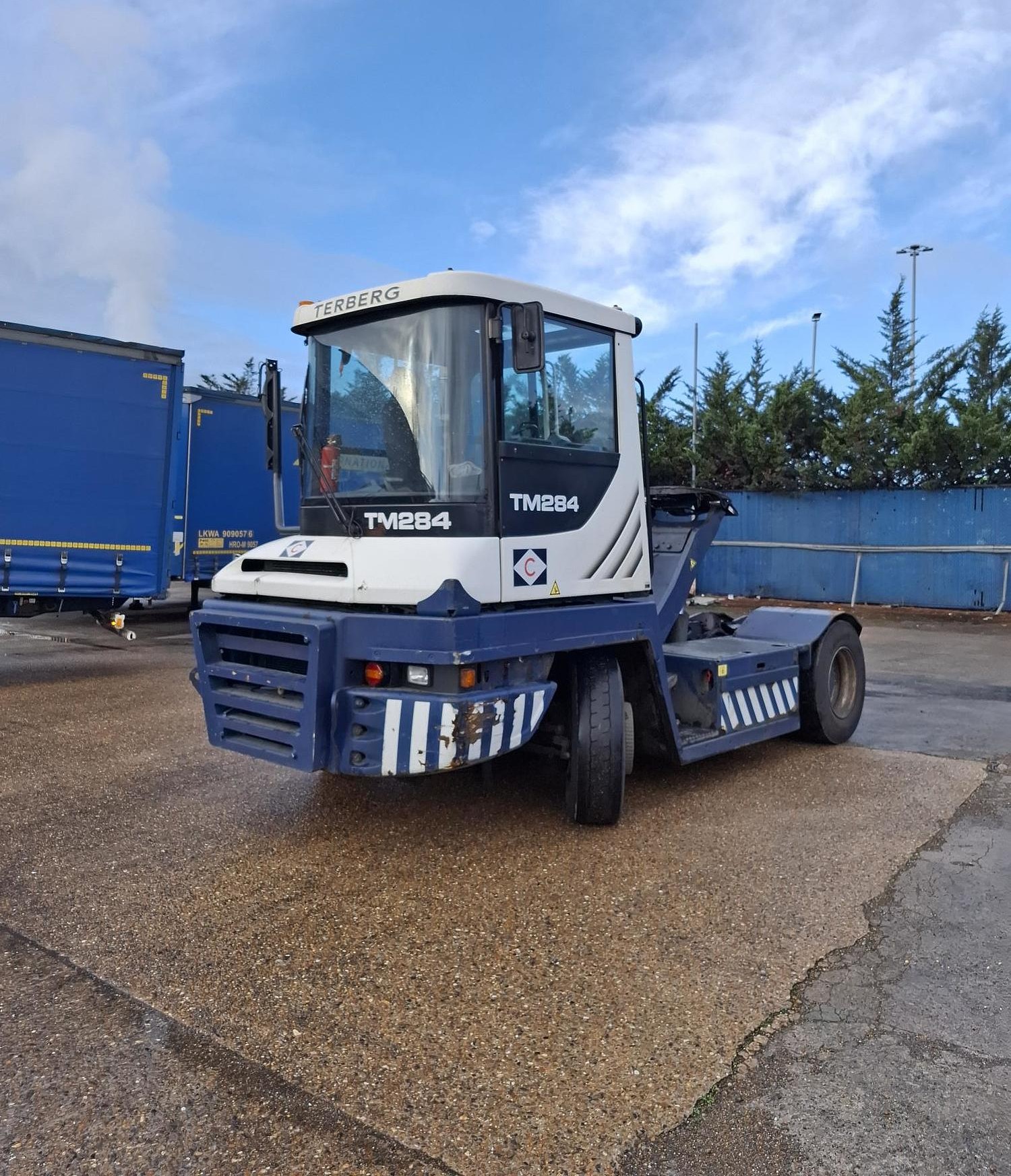 Gebruikt 2017 TERBERG RT283 | TERMINAL TRACTOR 4X4| TURNING CHAIR. | AUTOMATIC GEAR | 20000HOURS| 4 PIECES|LEASING 1610  EURO MND