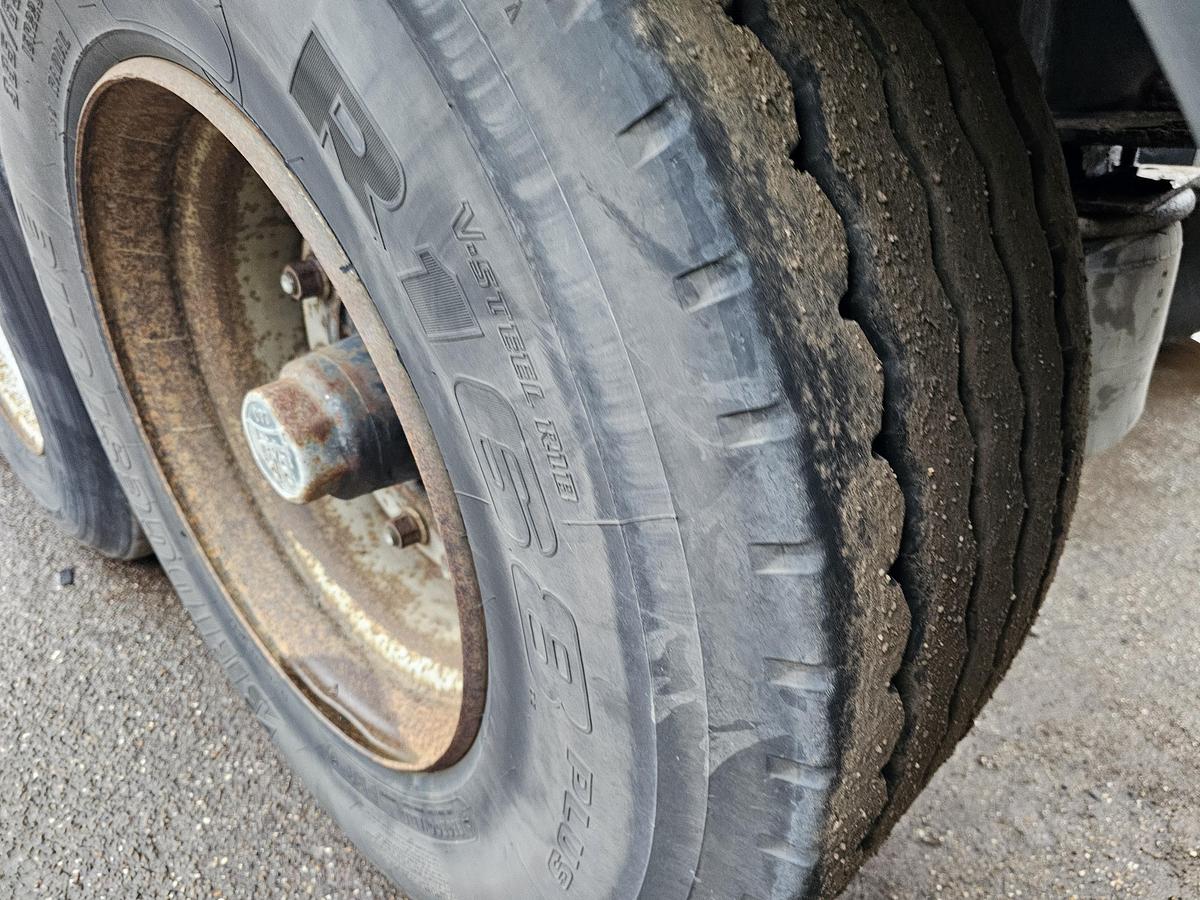 Gebruikt 1995 VAN HOOL 94/3067. flat container chassis all connections./ Bpw drum.