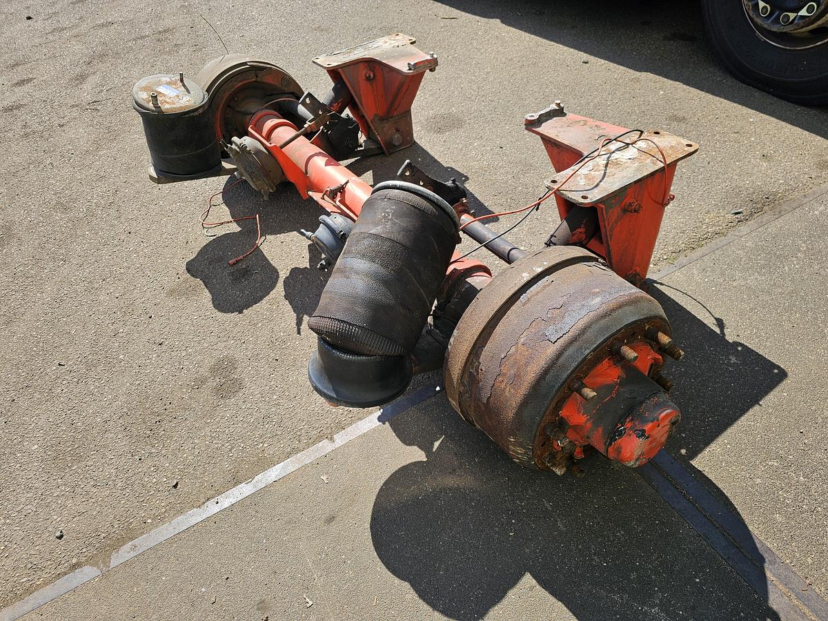 Gebruikt 2005 SMB TRAILER AXLE SINGLE TIRES DRUM.