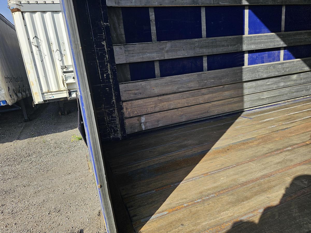 Used 2013 PACTON TBD.122 | SINGLE STEERING AXLE |UNDER SLIDING LOADING LIFT + BATTERIES| DAF DISC| APK /TUV 17-01-2025