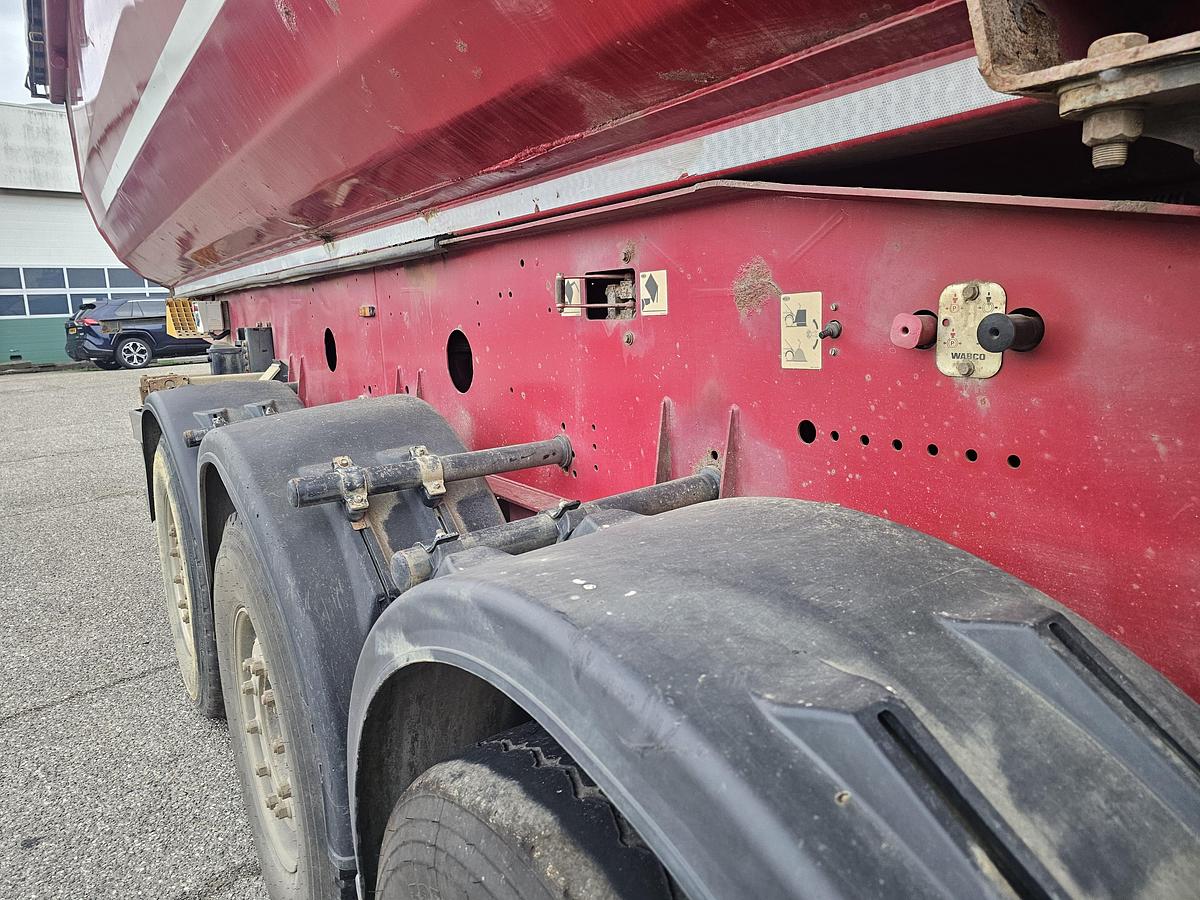 Gebruikt 2013 MEILLER MHPS 12/27/LOSS4, STEEL TIPPER / 30 M3/ SAF DISC / LIFT AXLE.