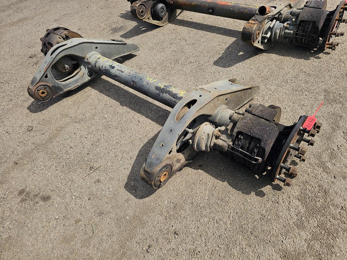 Used 2005 SAF SKRB9019W TRAILER AXLE.