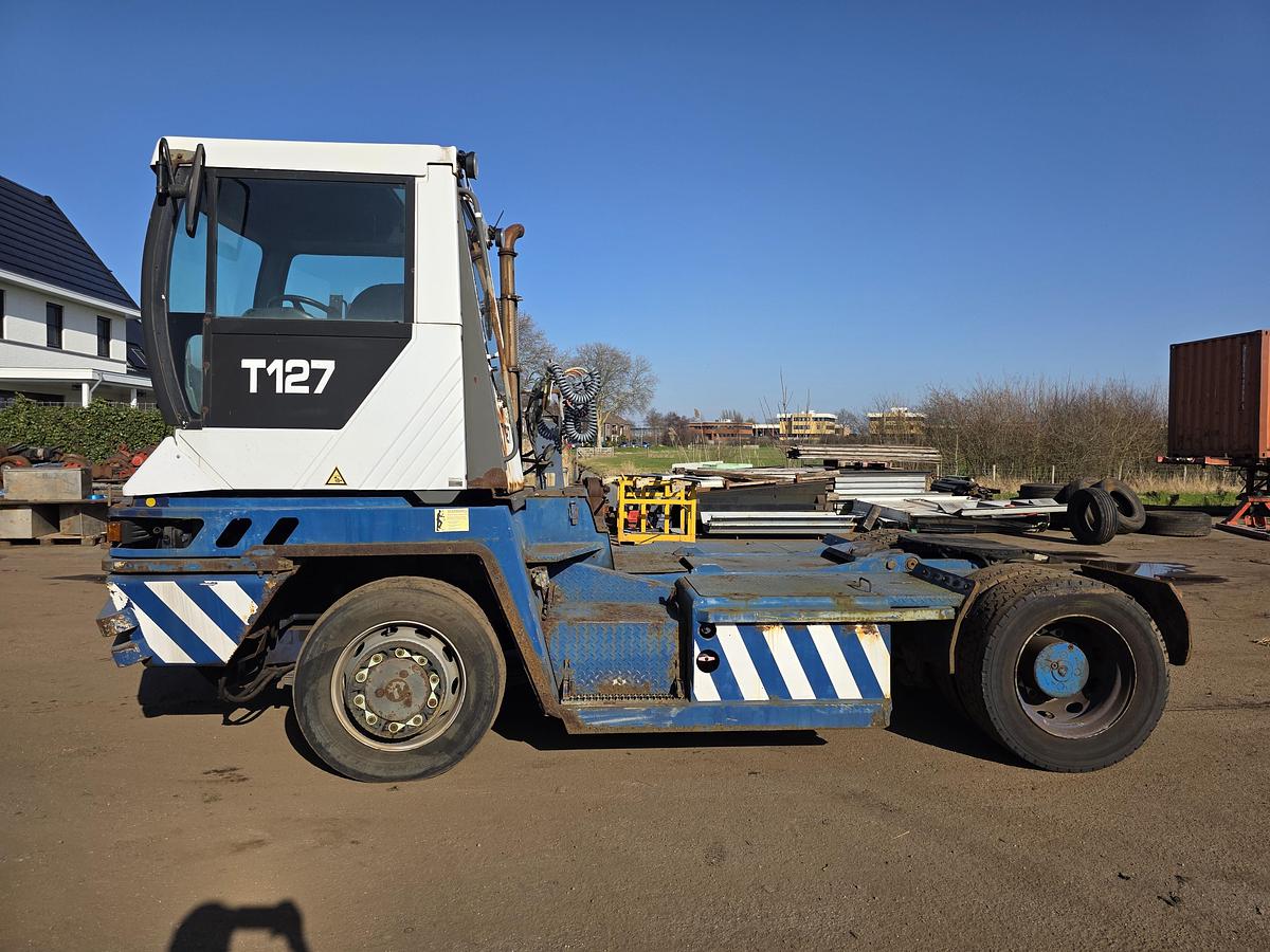 Gebruikt 2010 TERBERG RT 282 | 4X4 |TURNING CHAIR| AUTOMATIC GEAR|24869 HOURS.