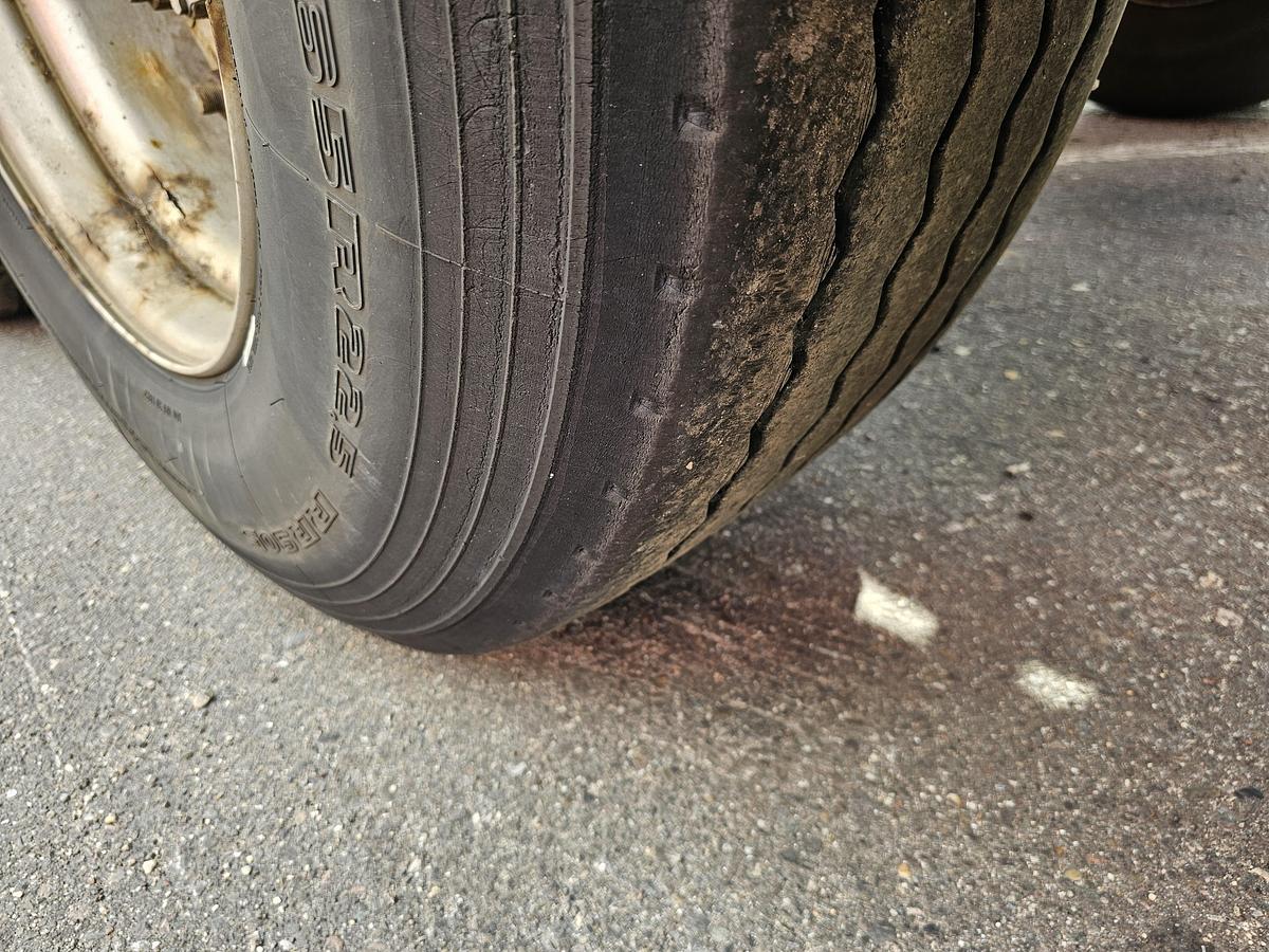 Used 2006 D-TEC  YARD CHASSIS |MULTI CHASSIS | ALL CONNECTIONS| NO DOCUMENTS | 3 PIECES.