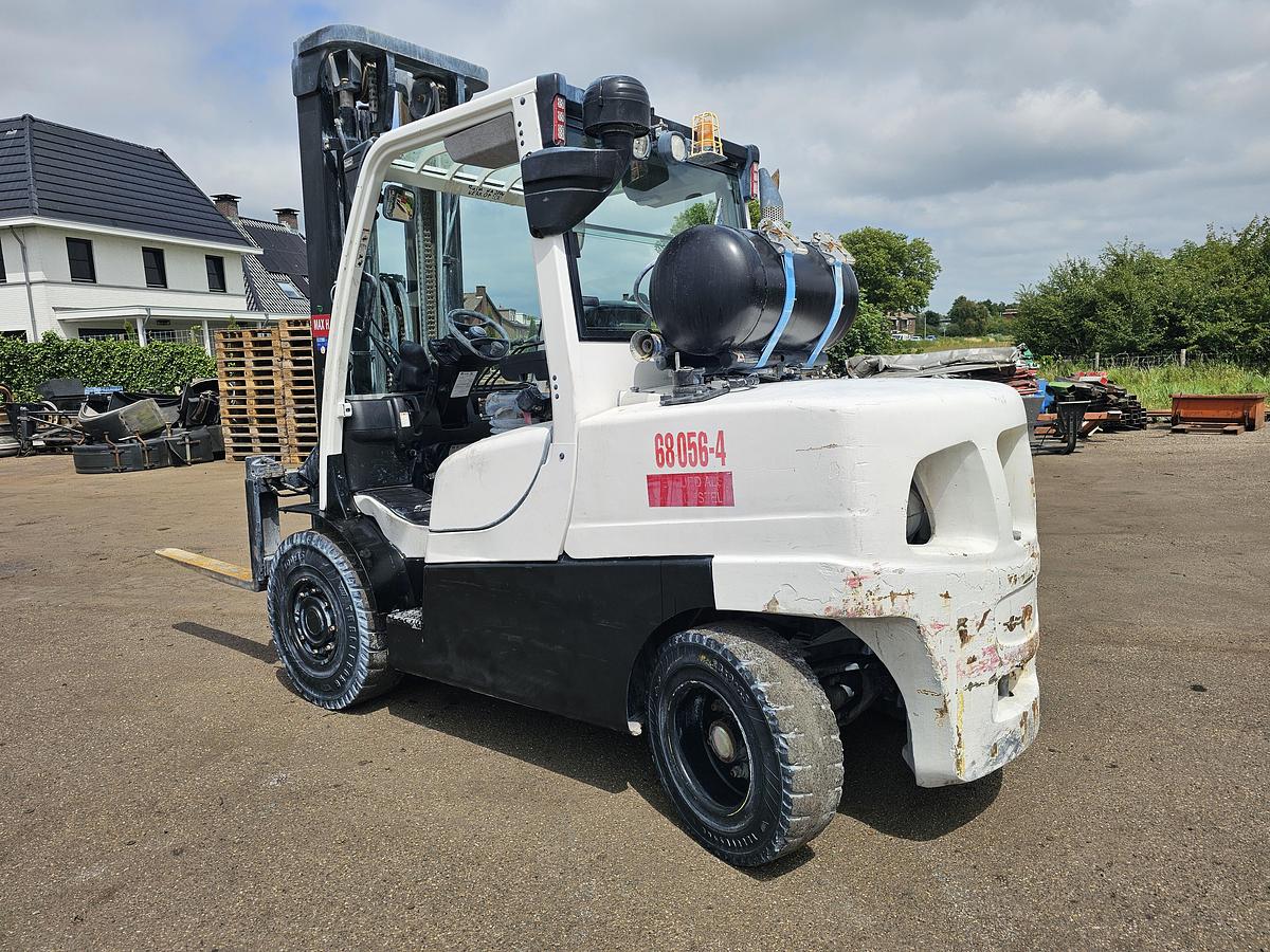 Used 2013 HYSTER H5.5 FT | FORKLIFT| 5.5 TON |60.50 MM HIGH TRIPLE MAST | 8520 KG WEIGHT.