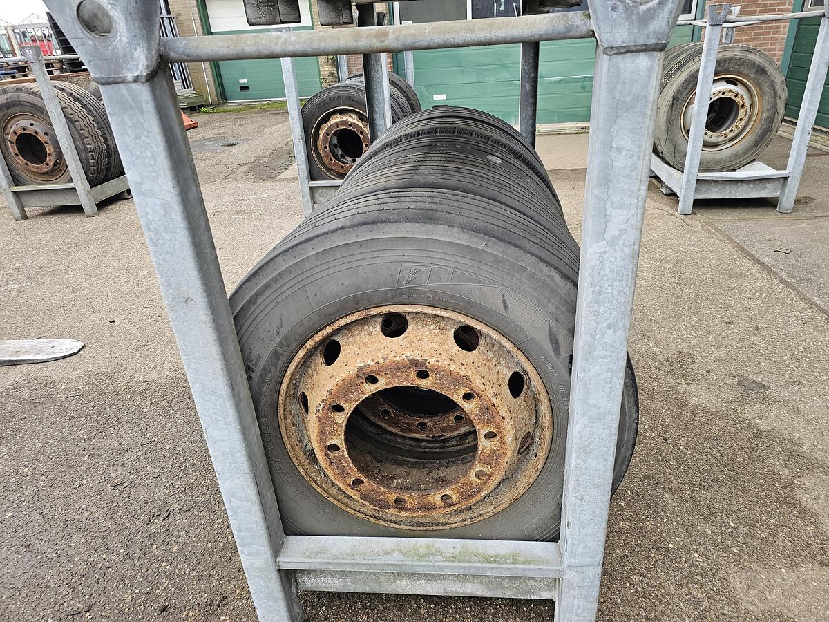 Gebruikt 2000 DIVERS TRAILER TIRE