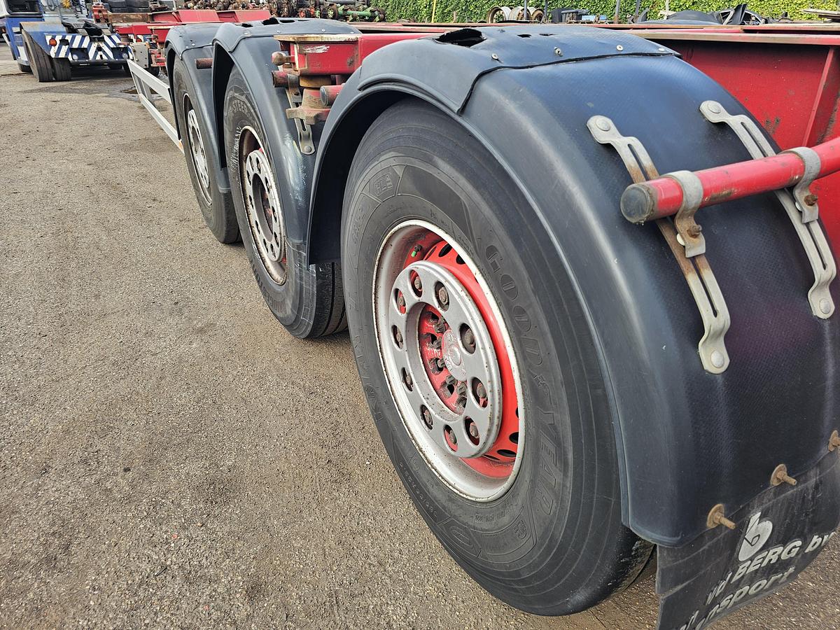 Used 2005 FREUHAUF OCCZ 42-327 A| 40 FT HIGHCUBE| 2 X 20 FOOT 20 FOOT MIDDLE | SAF DISC.| APK TUV 10-03-2026.