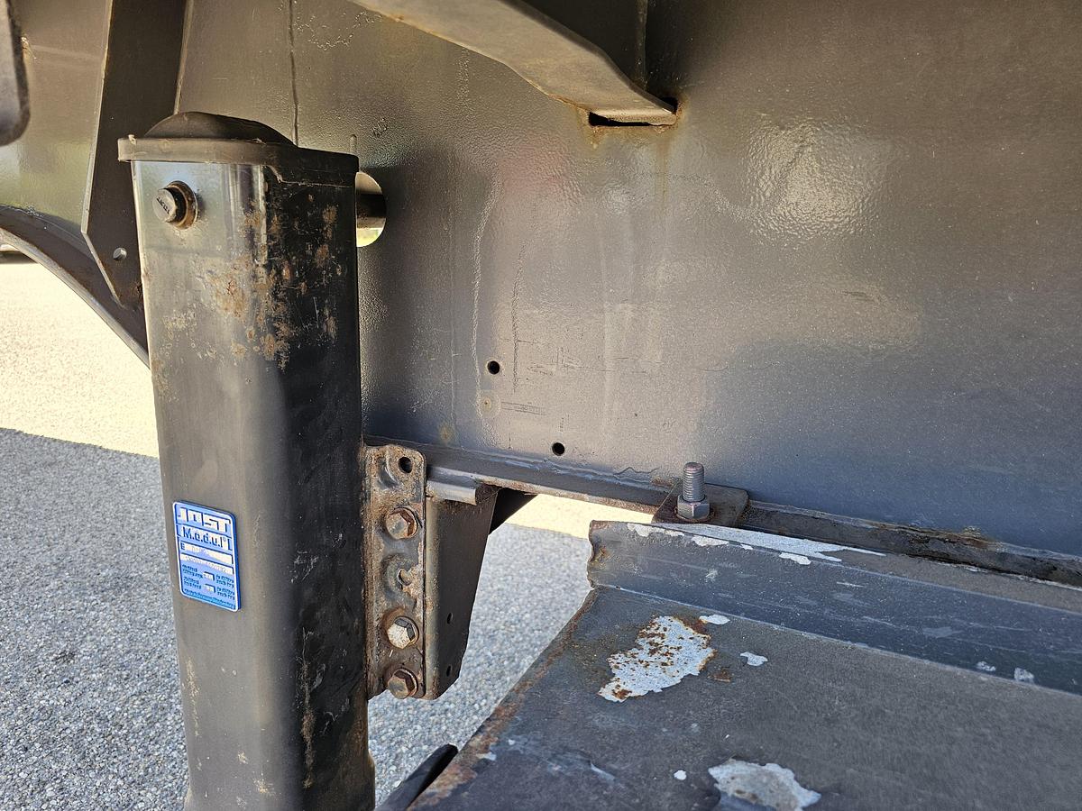 Used 2000 schmitz S01 | SLIDING ROOF | 2 LIFT AXLES| NICE HOLLAND TRAILER| SAF DISC.