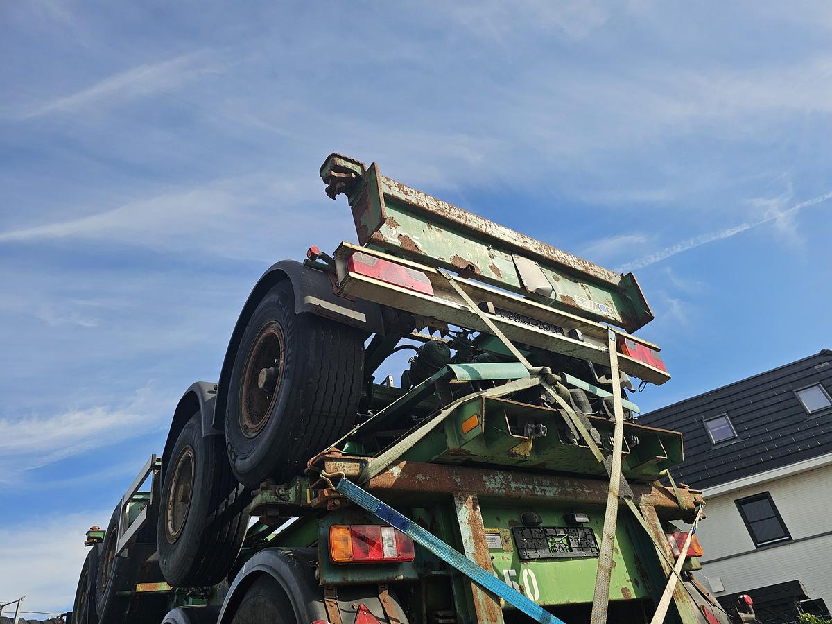 Used 1996 stack of 20 foot chassis groenewegen and Renders Bpw drum Steel suspension. 20 foot