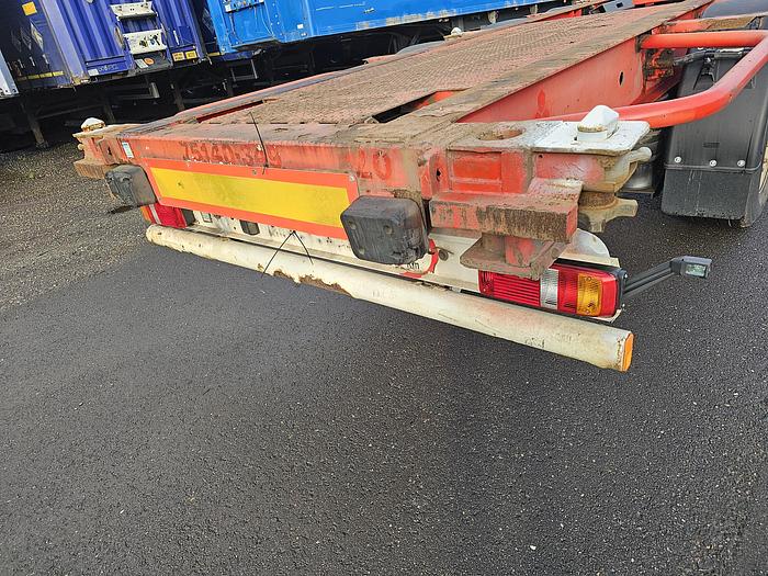 Used 2004 Krone| Sd 27| fixed chassis | 40 ft 2 x20 ft | light weight | 4870 kg.