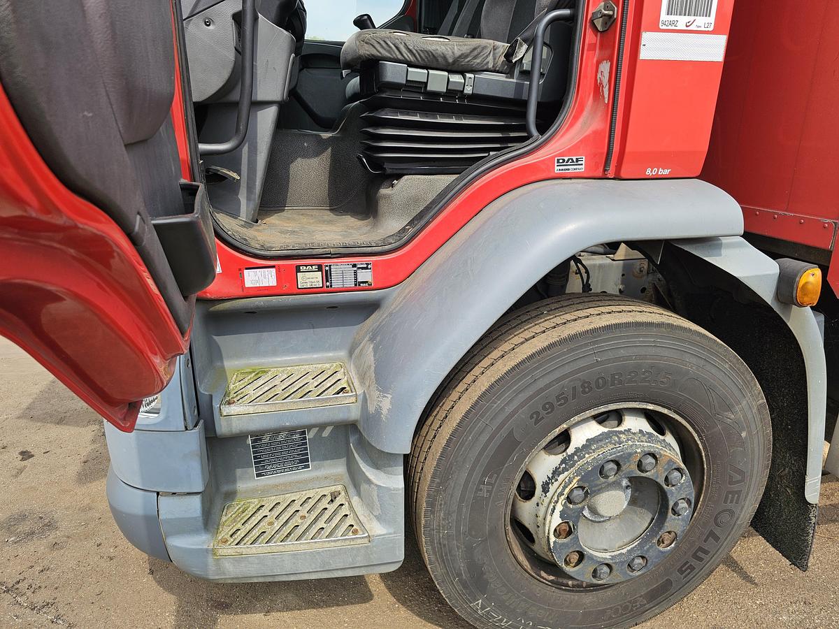 Used 2009 DAF FA LF55 220|.MANUAL GEAR| 4X2 | 18600 KG | 2000 KG LOADING LIFT .