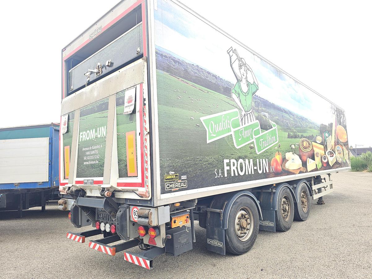 Gebruikt 2012 CHEREAU B3 /CITY TRAILER /STEERING AXLE/LIFT AXLE / 11.80 LONG /LOADING LIFT/ BPW DISC / CARRIER FRIDGE.