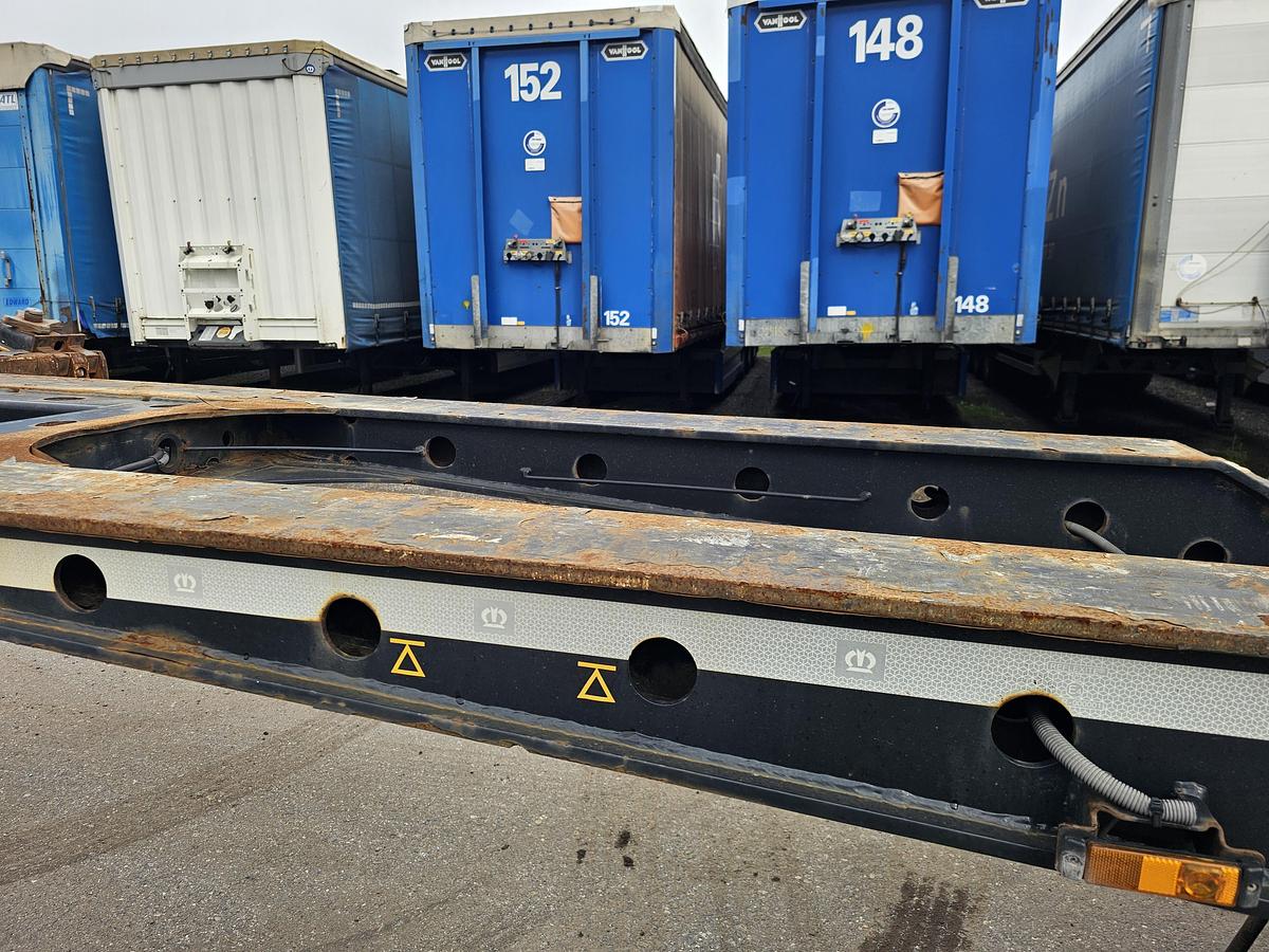 Gebruikt 2015 KRONE SD | CONTAINER CHASSIS 40 FT 2 X 20 FT |BPW DRUM| APK TUV 22-07-2026. 5 PIECES.