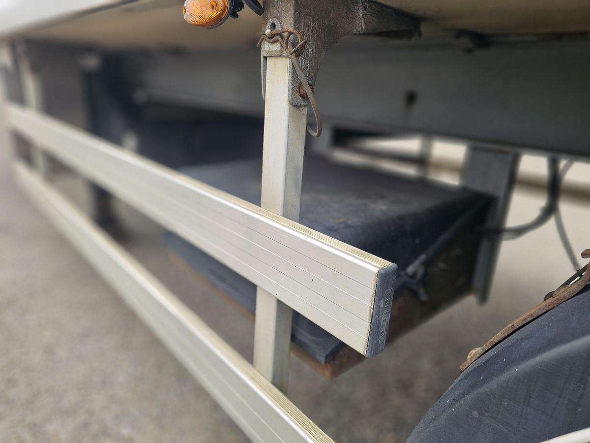 Gebruikt 2012 CHEREAU B3 /CITY TRAILER /STEERING AXLE/LIFT AXLE / 11.80 LONG /LOADING LIFT/ BPW DISC / CARRIER FRIDGE.
