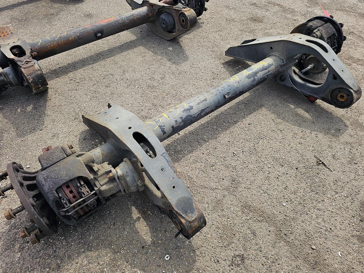 Used 2005 SAF SKRB9019W TRAILER AXLE.
