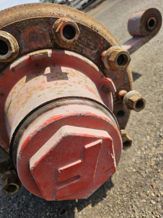 Used 2004 FREUHAUF SMB TRAILER AXLE SINGLE TIRE DRUM