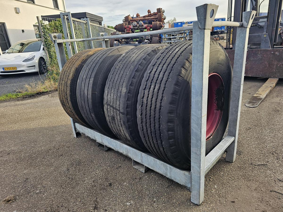 Gebruikt 2010 BRIDGESTONE R 164 | TRAILER BAND | 425/65 R 22.5 | 8-4-3-6 MM PROFIEL.