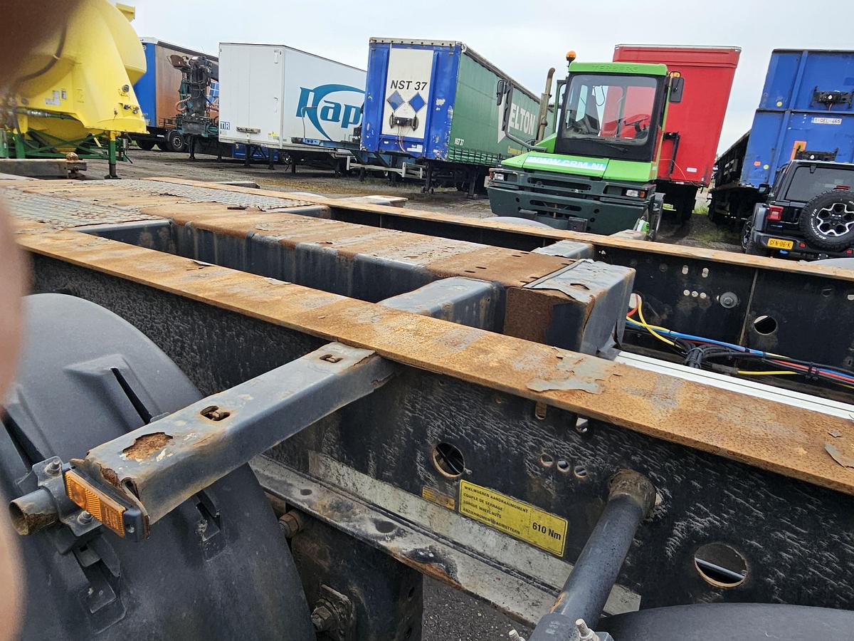 Gebruikt 2015 KRONE SD | CONTAINER CHASSIS 40 FT 2 X 20 FT |BPW DRUM| APK TUV 22-07-2026. 5 PIECES.