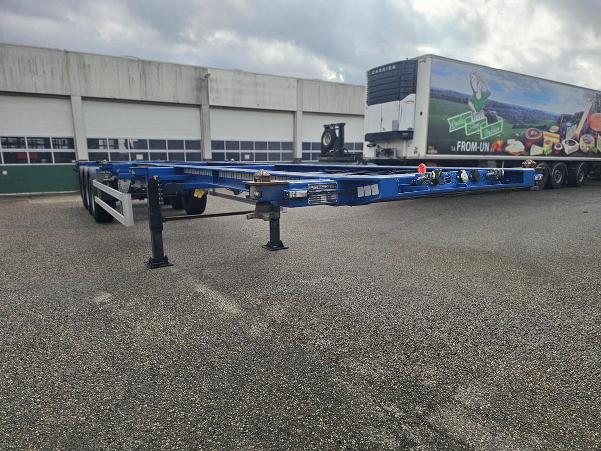 Gebruikt 2018 MENKE JANZEN 40 FOOT STRAIGHT / 2 X 20/30 FOOT./ BPW DRUM / STEEL /STEEL SUSPENSION / LIKE NEW.