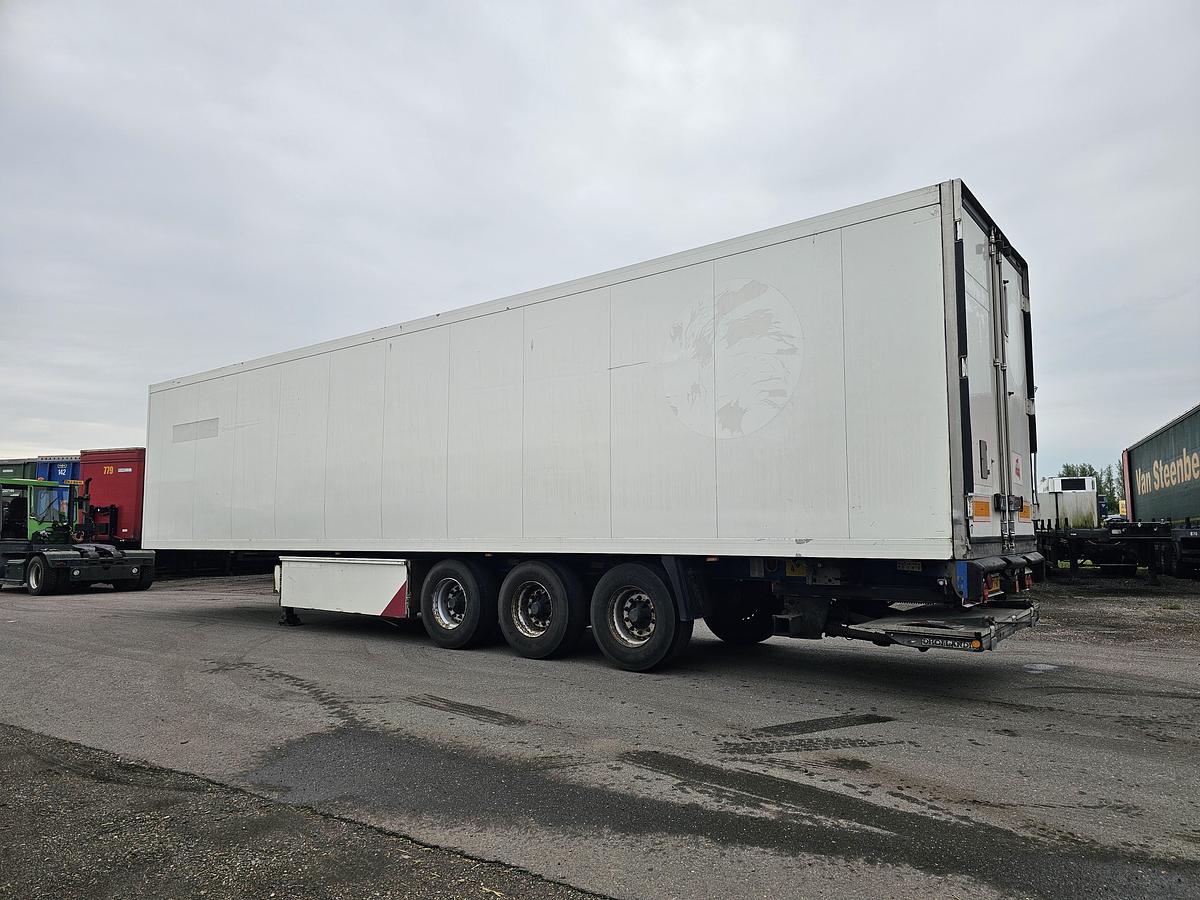 Gebruikt 2008 KRONE SD | FRIGE TRAILER WITH CARRIER | AND LOADING LIFT.