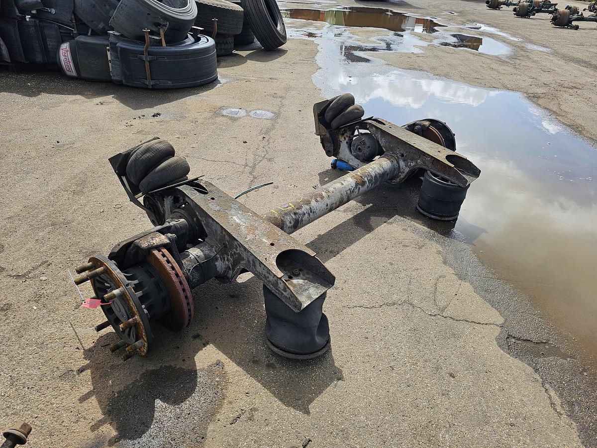 Used 2005 SAF TRAILER AXLE | SINGLE TIRES| DISC.
