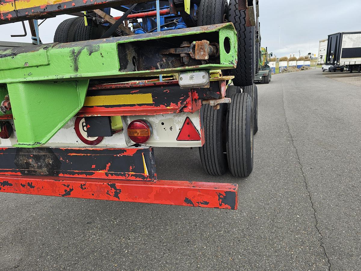 Used 1990 divers 40 ft gooseneck  steel suspension double tires.
