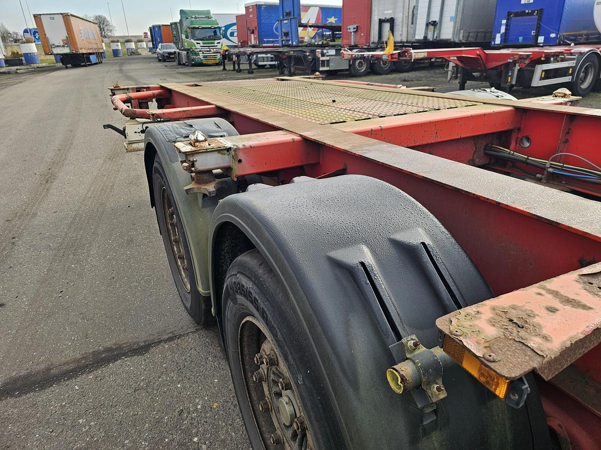 Gebruikt 2004 KRONE SD 27| FIXED CHASSIS | SAF DISC. 40 FT |2 X 20 FT| HIGHCUBE | 20 FOOT MIDDLE| LIGHT WEIGHT|4740 KG.