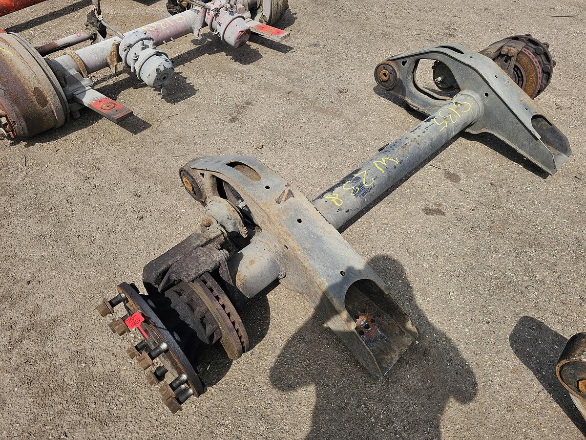 Used 2005 SAF SKRB9019W TRAILER AXLE.