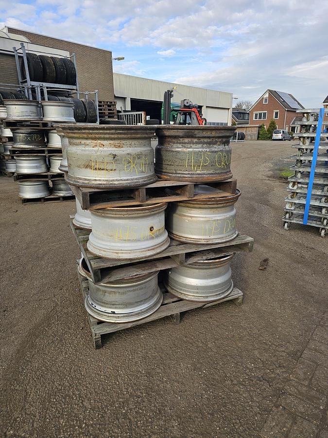 Gebruikt 2010 MICHELIN 11.75 X 22.5