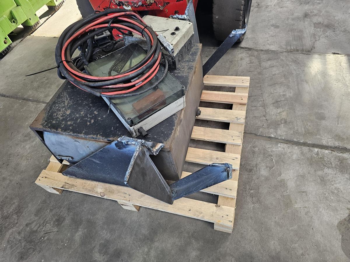 Gebruikt 2010 HYDROLIC ELECTRIC HYDRAULIC TIP UNIT.| 24 VOLT.| FOR CONTAINER 20 FT TIPPER.