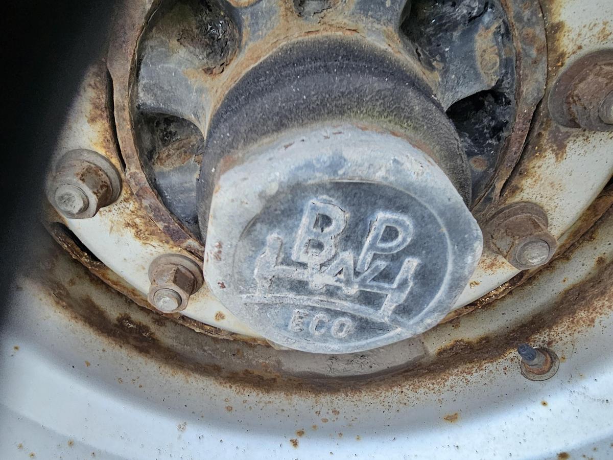 Gebruikt 1995 VAN HOOL 94/3067. flat container chassis all connections./ Bpw drum.