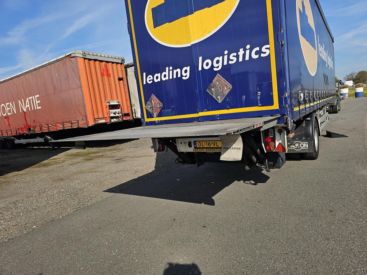 Used 2012 PACTON TBD.122 | SINGLE STEERING AXLE |UNDER SLIDING LOADING LIFT + BATTERIES| DAF DISC| APK /TUV 6-12-2025