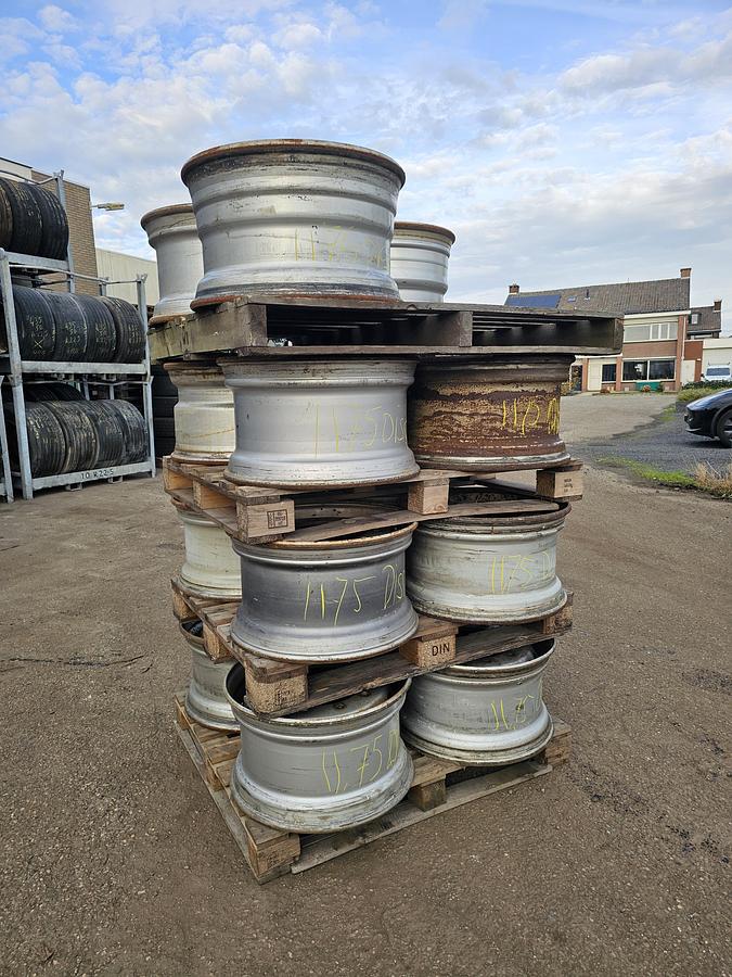 Gebruikt 2010 MICHELIN 11.75 X 22.5