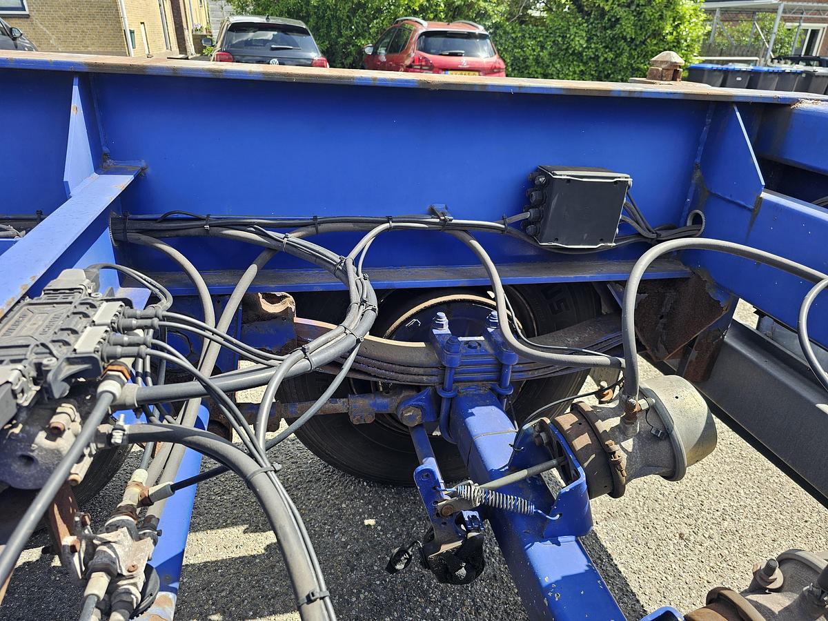 Gebruikt 2006 MKF METALLBAU CS 20 -20 FOOT- CONTAINER CHASSIS -HEAVY DUTY- BPW DRUM -STEEL SUSPENSION- GOOD QUALITY.