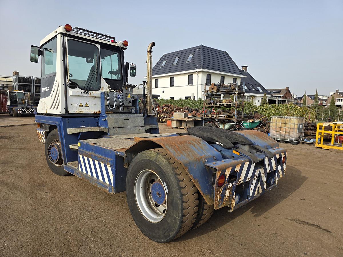 Gebruikt 2012 TERBERG RT283 | TERMINAL TRACTOR 4X4| TURNING CHAIR. | AUTOMATIC GEAR | 28 191HOURS |
