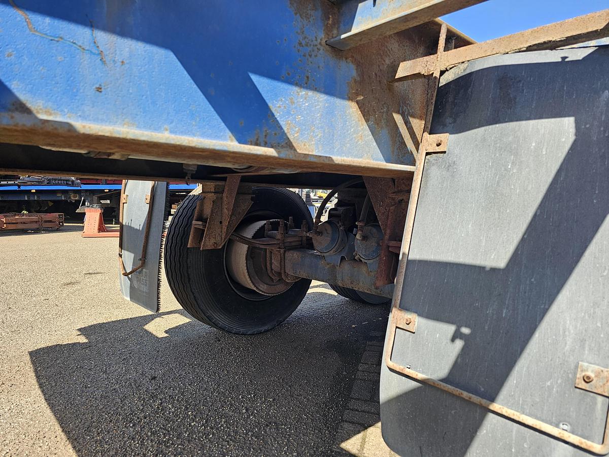 Gebruikt 1984 FLANDRIA OP 3/32T STEEL SUSPENSION / 15 CM BPW DRUM AXLES/ TWISLOCKS 40 FT 2 X 20 FOOT.