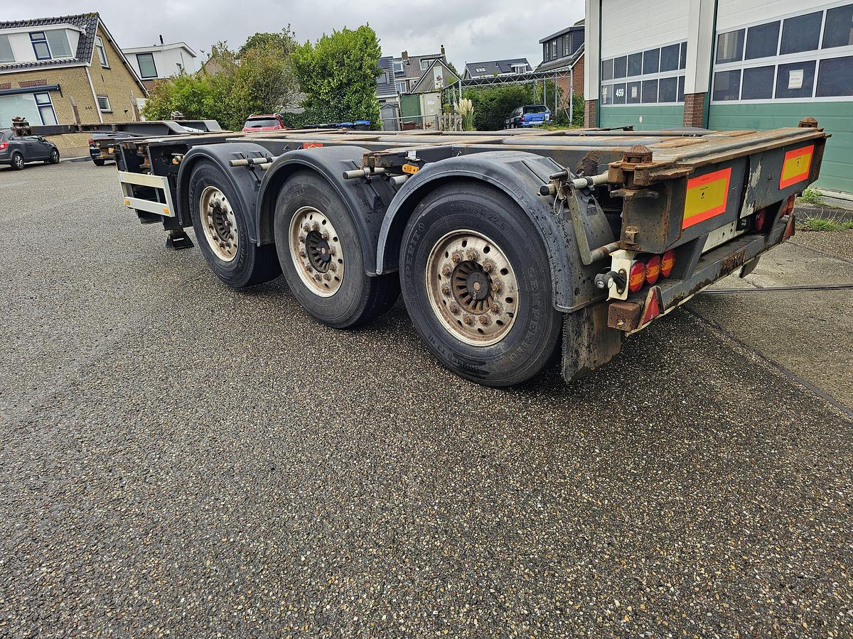 Used 2011 PACTON TXC.343 KB| MULTI CHASSIS ALL CONNECTIONS| SAF DISC | ALU RIMS | LIFT AXLE.