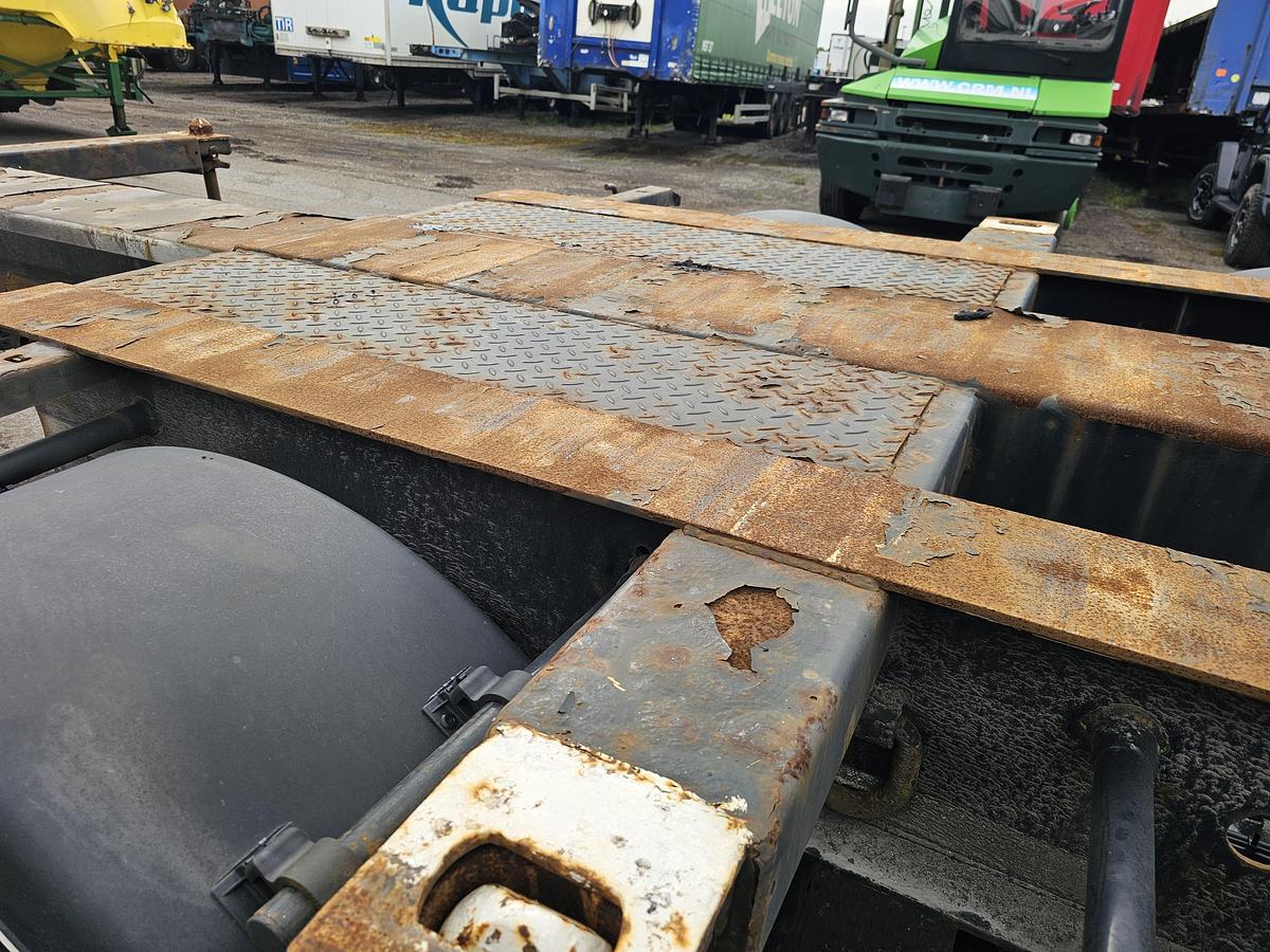 Gebruikt 2015 KRONE SD | CONTAINER CHASSIS 40 FT 2 X 20 FT |BPW DRUM| APK TUV 22-07-2026. 5 PIECES.