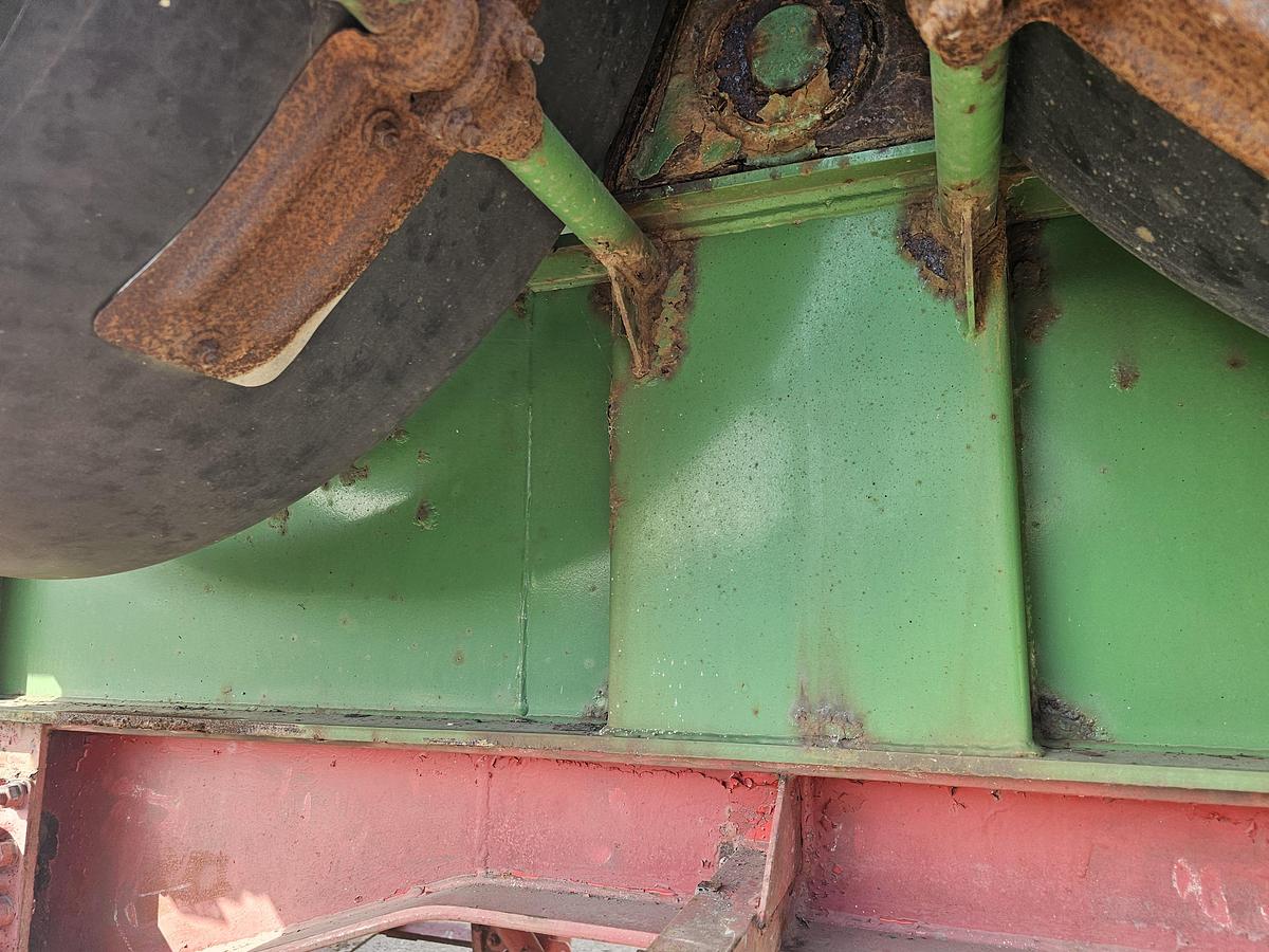 Used 1996 stack of 20 foot chassis groenewegen and Renders Bpw drum Steel suspension. 20 foot