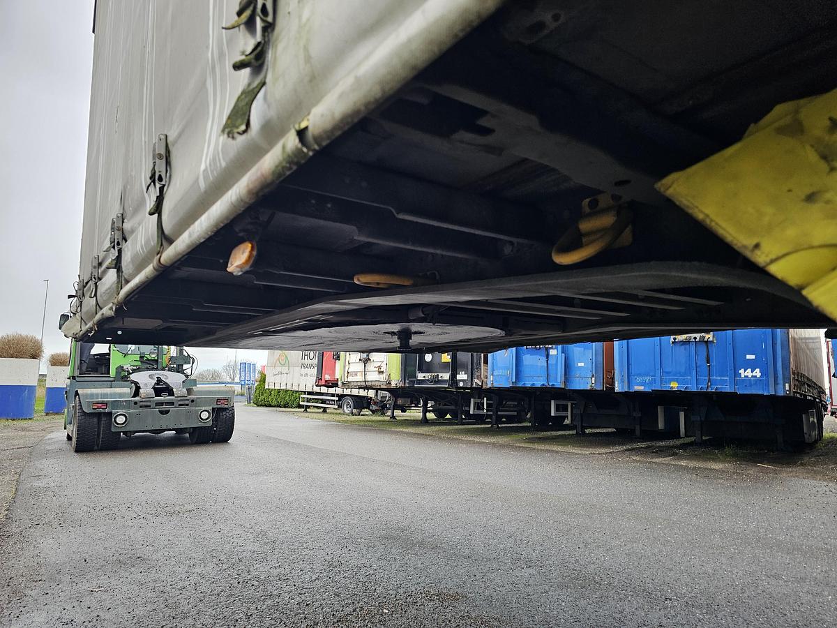 Gebruikt 2011 Schmitz Cargobull SCS24/L-1362 E B | NL TRAILER|SAF DISC| LOADING LIFT 2 TONS | APK TUV |29-06-2026