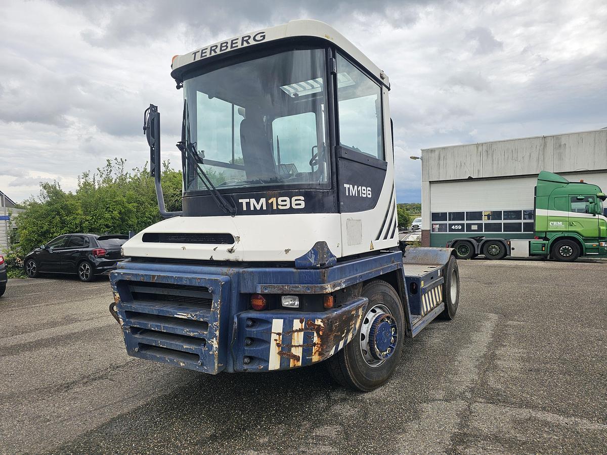 Gebruikt 2015 TERBERG RT283 /TERMINAL TRACTOR 4X4/ TURNING CHAIR. /AUTOMATIC GEAR /21822 HOURS