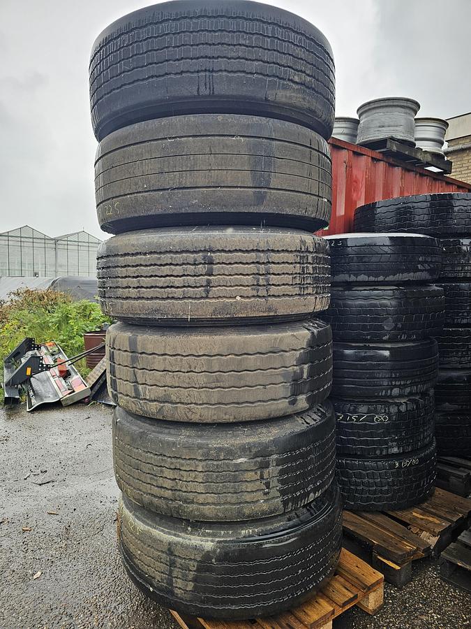 Used 2010 Bridgestone / Dunlop / Firestone 385 /65 and 385/55 R 22.5