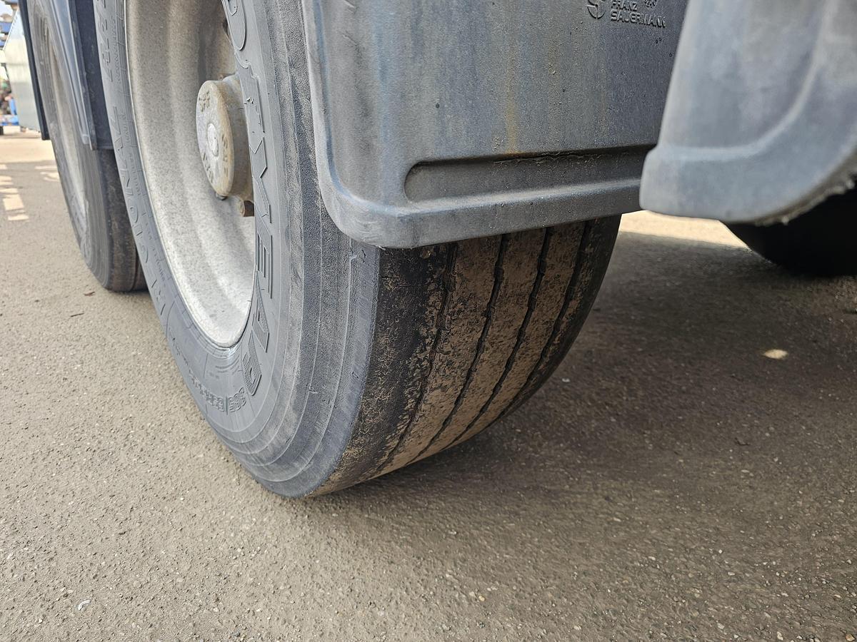 Gebruikt 1998 Van Hool 30 foot container chassis | tank container transport | saf Drum.