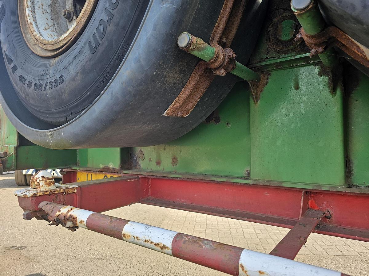Used 1996 stack of 20 foot chassis groenewegen and Renders Bpw drum Steel suspension. 20 foot