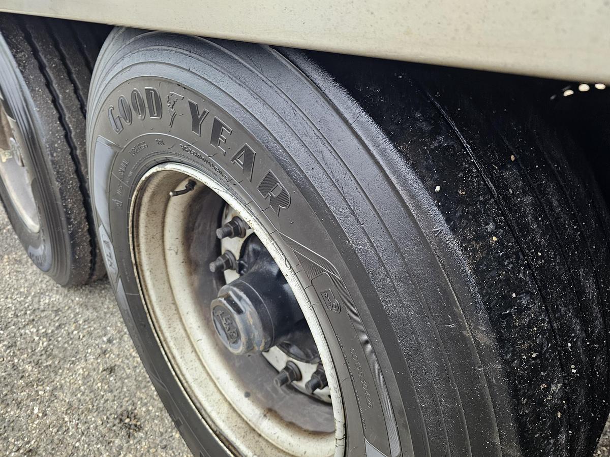 Gebruikt 2018 CHEREAU iNOGAM/TYPE 1507 | CARRIER VECTOR 1950| DE HOLLANDIA 2500 KG |BPW DISC| TUV 02-08-2026.