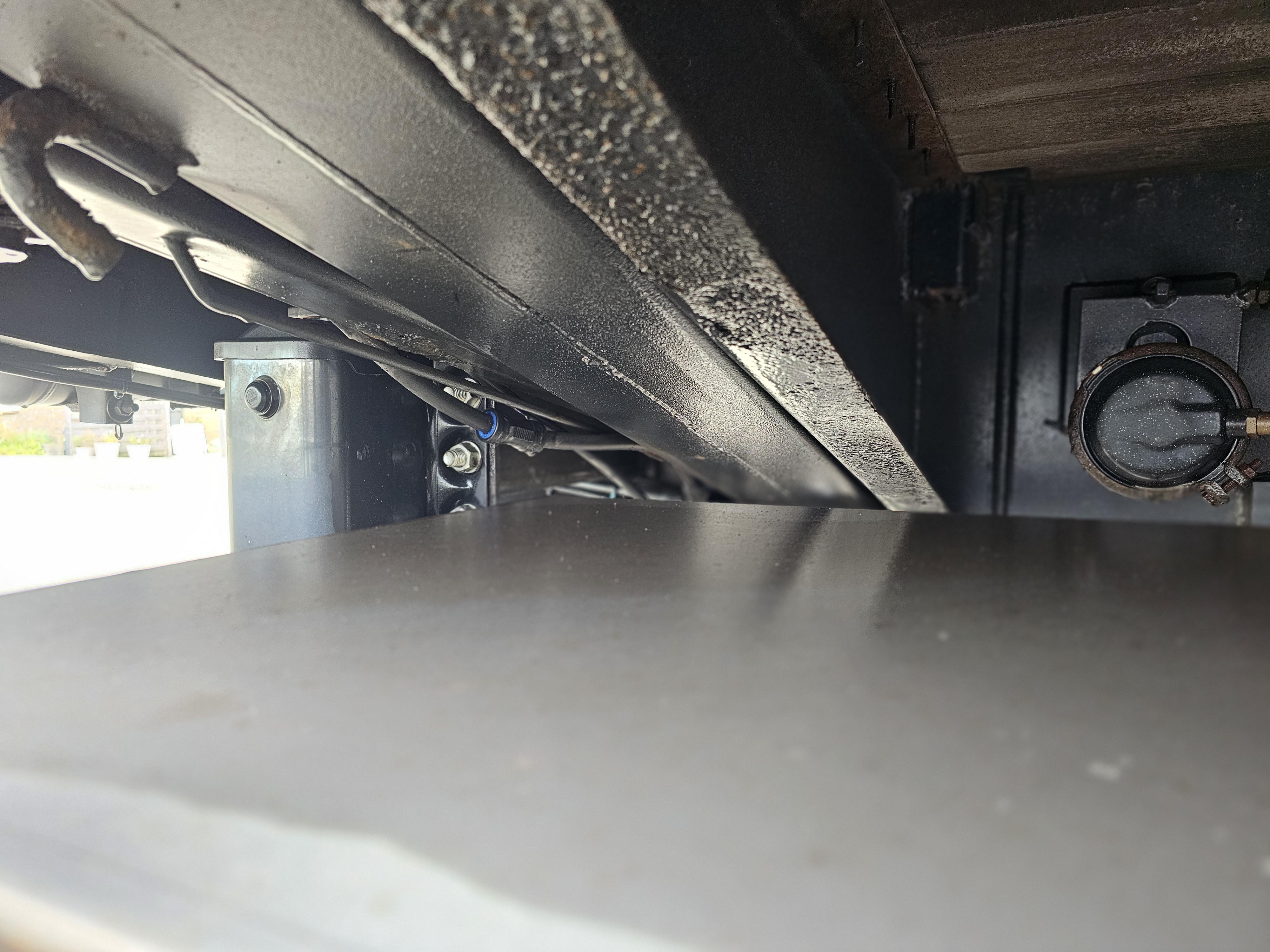 Gebruikt 1997 BROSHUIS 1AOU 10 10 /SINGLE AXLE/ SAF DRUM/ OLD BUT LIKE NEW/ (EXTENDIBLE) APK,TUV 10-06-2027.