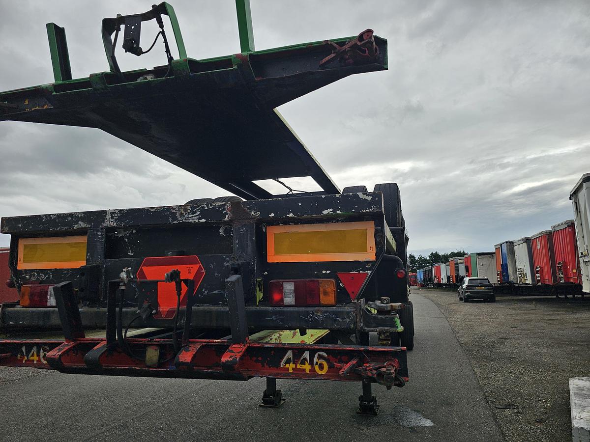 Used 1990 divers 40 ft gooseneck  steel suspension double tires.